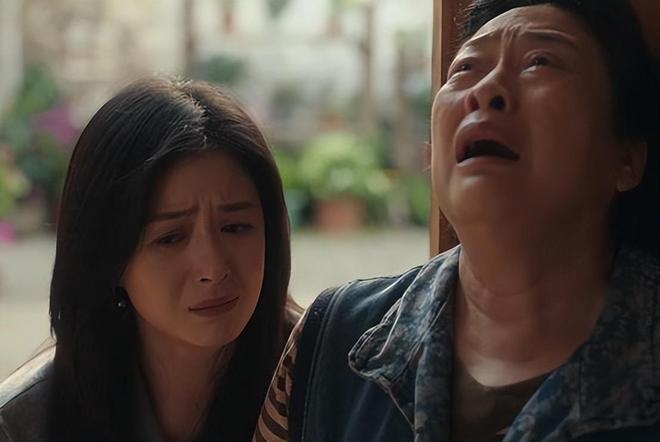 侯岩松的演技蒋欣的脸蛋童瑶的衣品必一运动央视《四喜》出圈理由:(图4) 侯岩松的演技蒋欣的脸蛋童瑶的衣品必一运动央视《四喜》出圈理由:(图4)