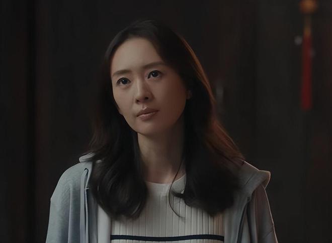 侯岩松的演技蒋欣的脸蛋童瑶的衣品必一运动央视《四喜》出圈理由：(图6)