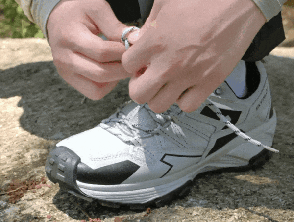 轻人:不一定爬山但是爱穿山地鞋?必一体育运动app松弛到底的年(图15) 轻人:不一定爬山但是爱穿山地鞋?必一体育运动app松弛到底的年(图15)